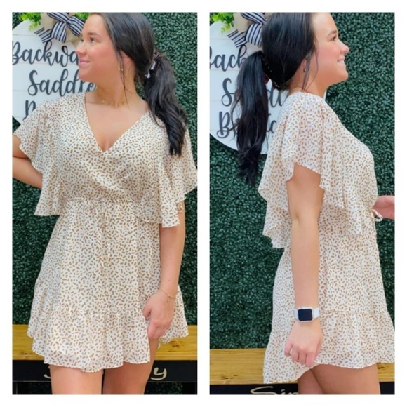 HERE COMES THE SUN White Brown Dot Flutter Sleeve Mini Dress Small NWT - Picture 1 of 7